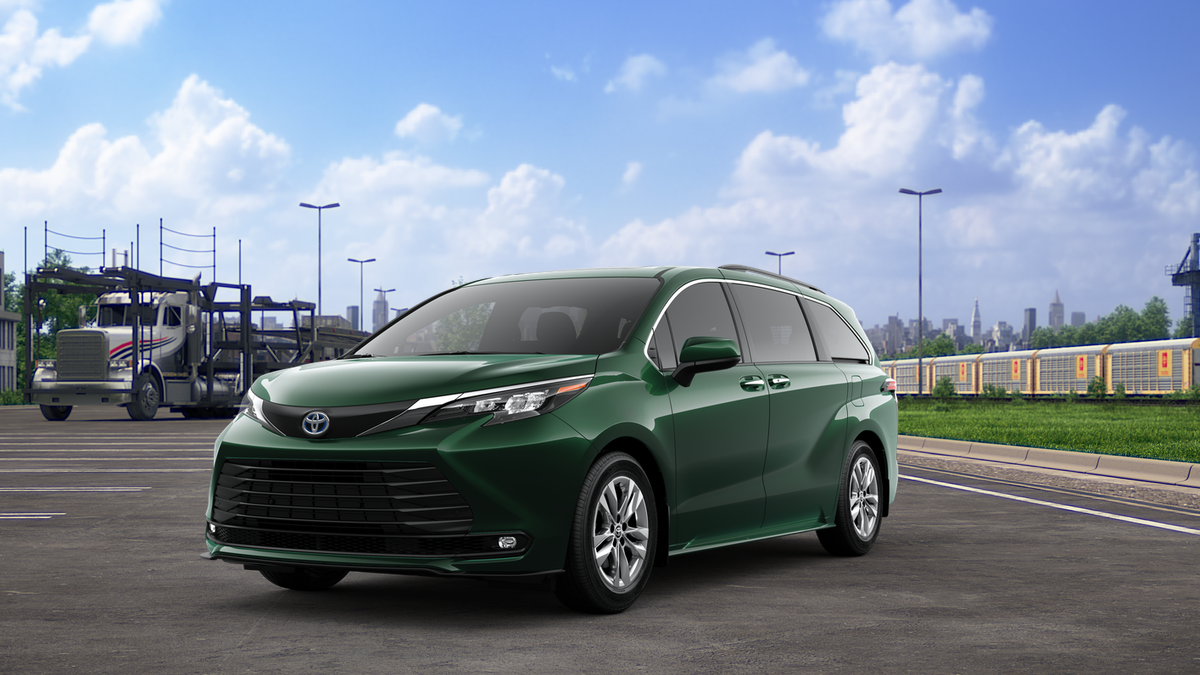 2025 Toyota Sienna XLE